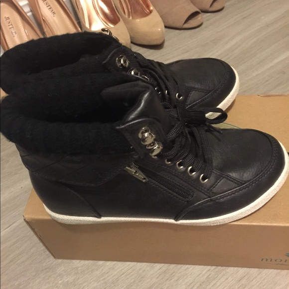 Black woman’s shoes - Picture 2 of 4